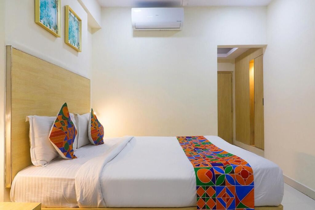 Виджаявада: FabHotel Swarnas
