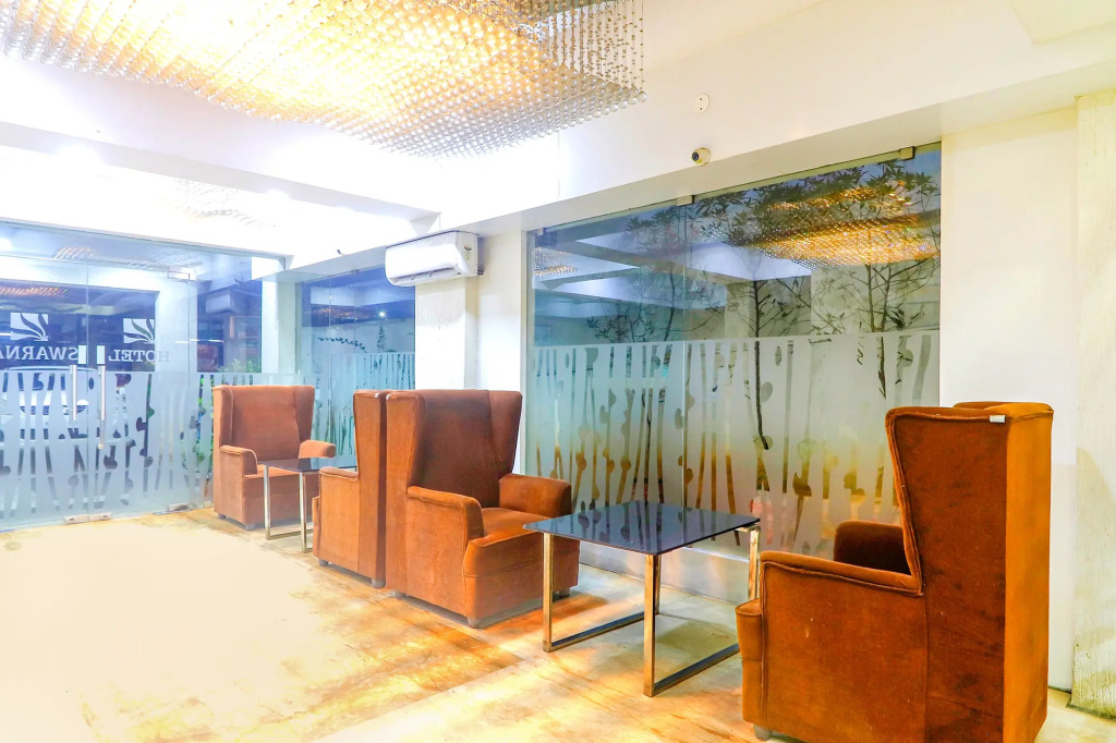 Виджаявада: FabHotel Swarnas