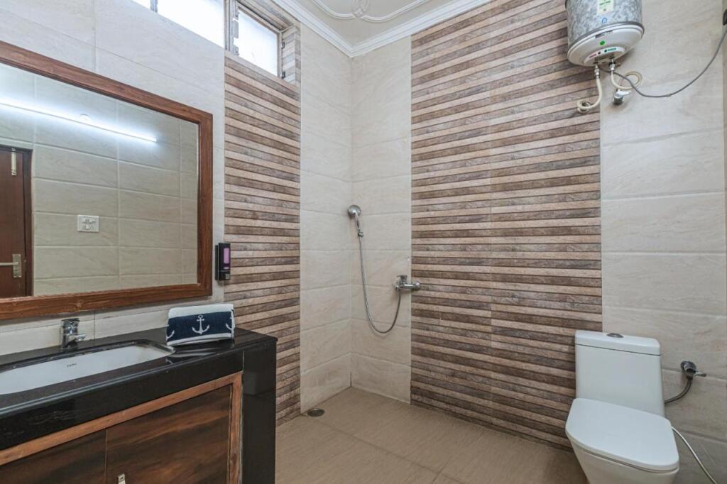 Солан: Saffronstays Grandview Haven, Barog