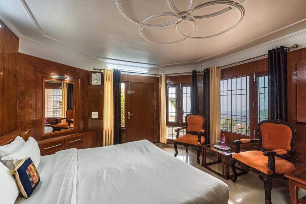 Солан: Saffronstays Grandview Haven, Barog