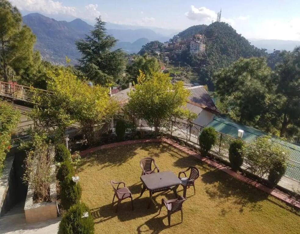 Солан: Saffronstays Grandview Haven, Barog