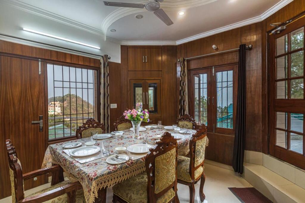 Солан: Saffronstays Grandview Haven, Barog