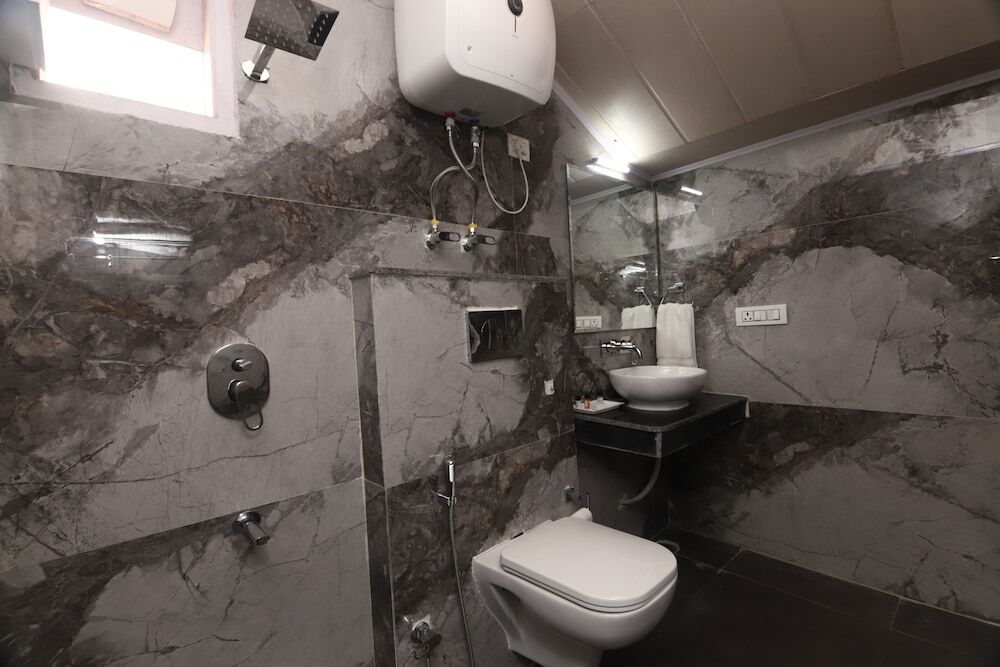 Куфри: Beyond Stay Himalayan Cottage Kufri