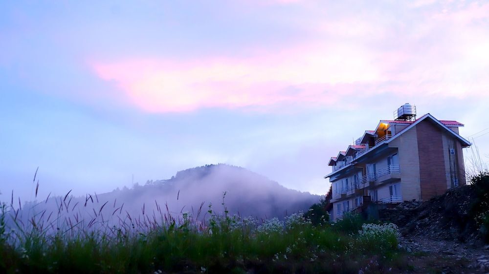 Куфри: Beyond Stay Himalayan Cottage Kufri