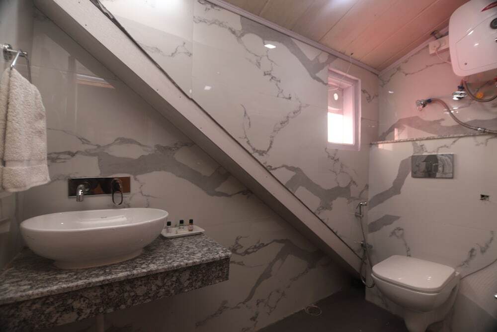 Куфри: Beyond Stay Himalayan Cottage Kufri