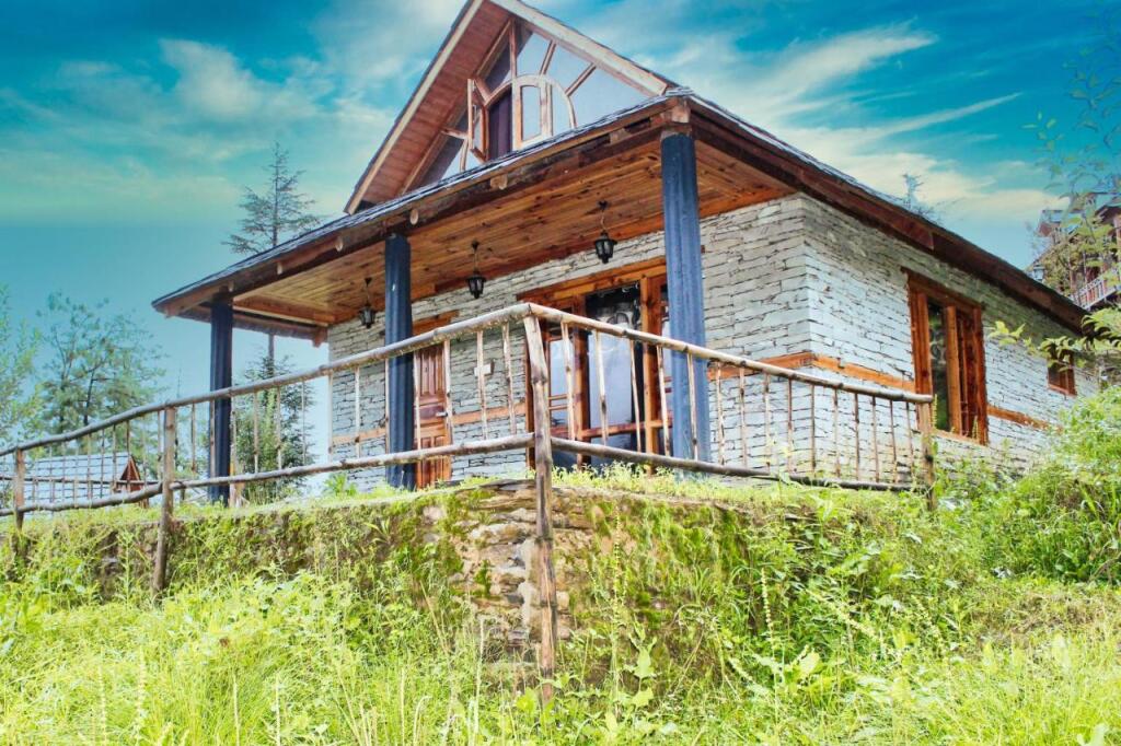Куфри: Woodvista Cottages Shimla
