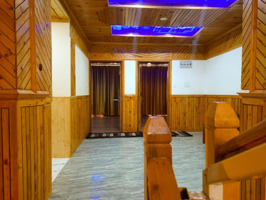 Куфри: Hotel Valley View Koti