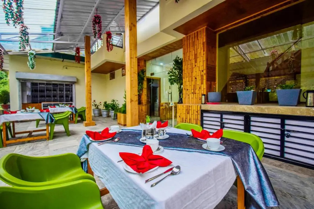 Куфри: Hotel Valley View Koti