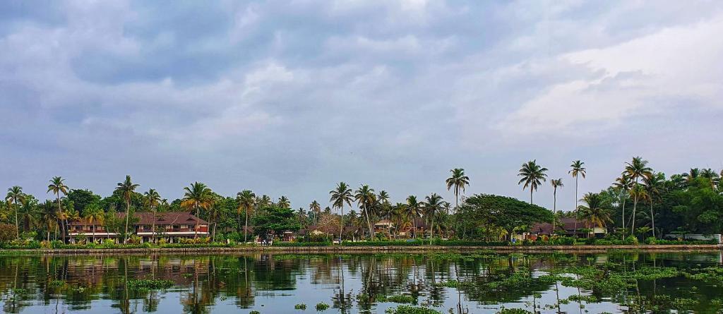 Кумараком: Gokulam Grand Resort & Spa Kumarakom