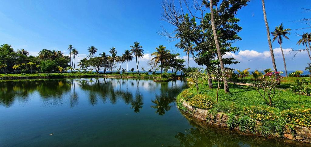Кумараком: Gokulam Grand Resort & Spa Kumarakom