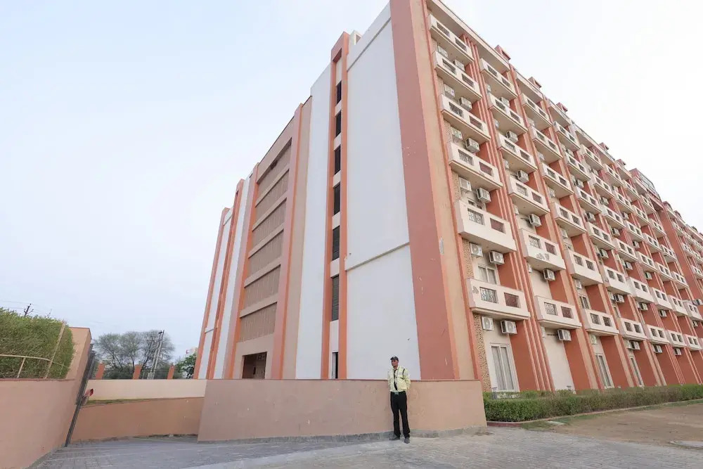 Вриндаван: Hide Away Studios