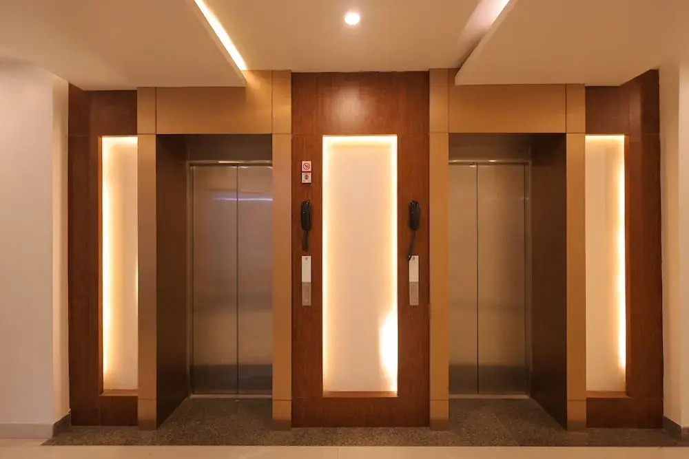Вриндаван: Hide Away Studios
