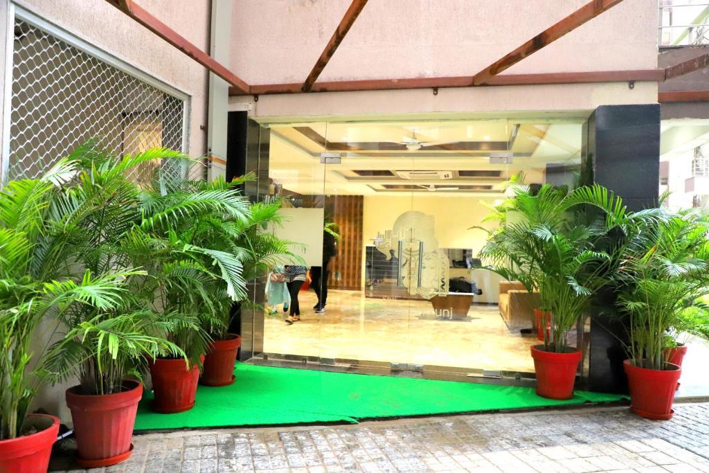 Вриндаван: Hotel Shri Radha Nikunj at Prem Mandir