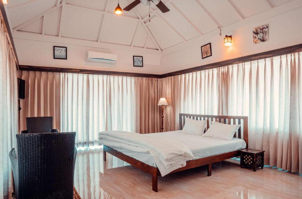 Игатпури: Saffronstays Sierra Winds, Nashik