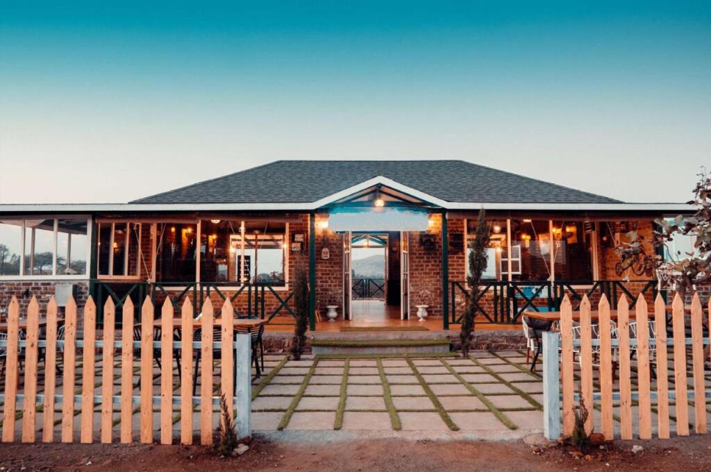 Игатпури: Saffronstays Sierra Winds, Nashik