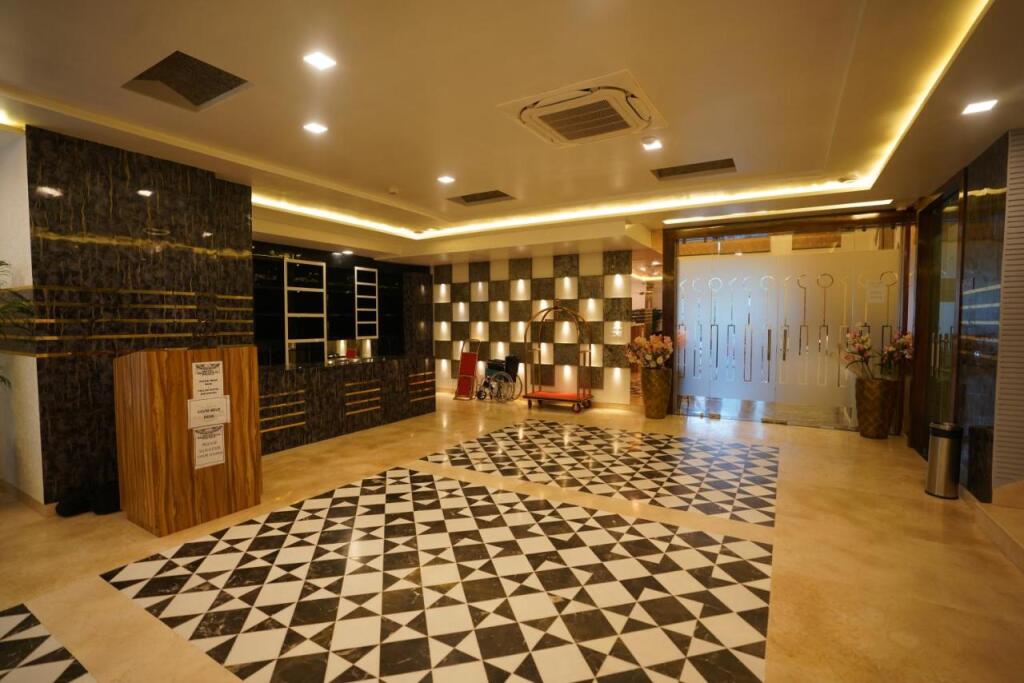 Вриндаван: Hotel Idhayan Palace