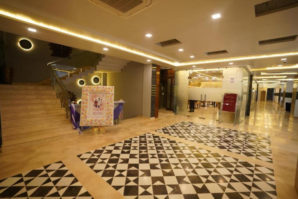 Вриндаван: Hotel Idhayan Palace