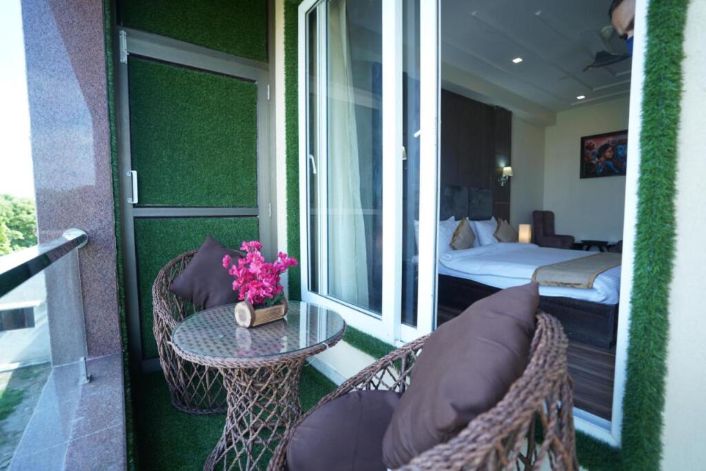 Вриндаван: Hotel Idhayan Palace