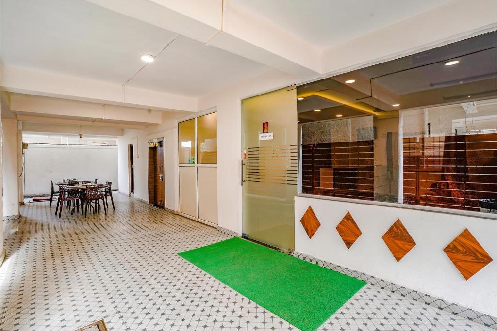 Пуна: Fabhotel Royal Inn Ns