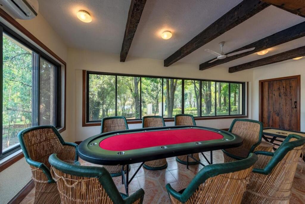Хандала: Saffronstays Foresta by the Lake