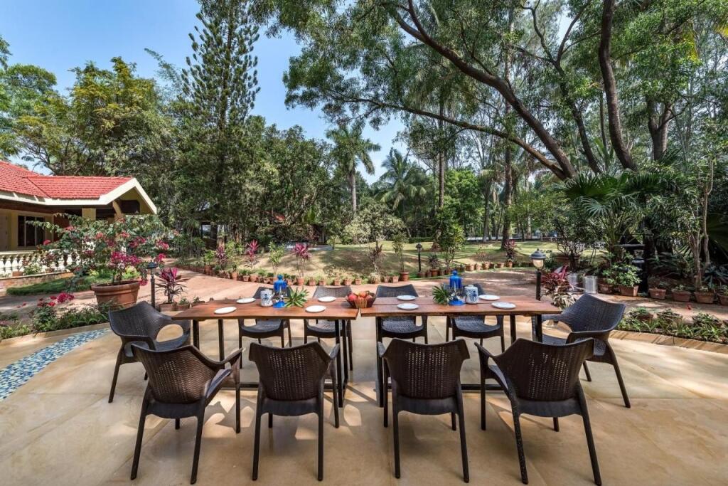 Хандала: Saffronstays Foresta by the Lake