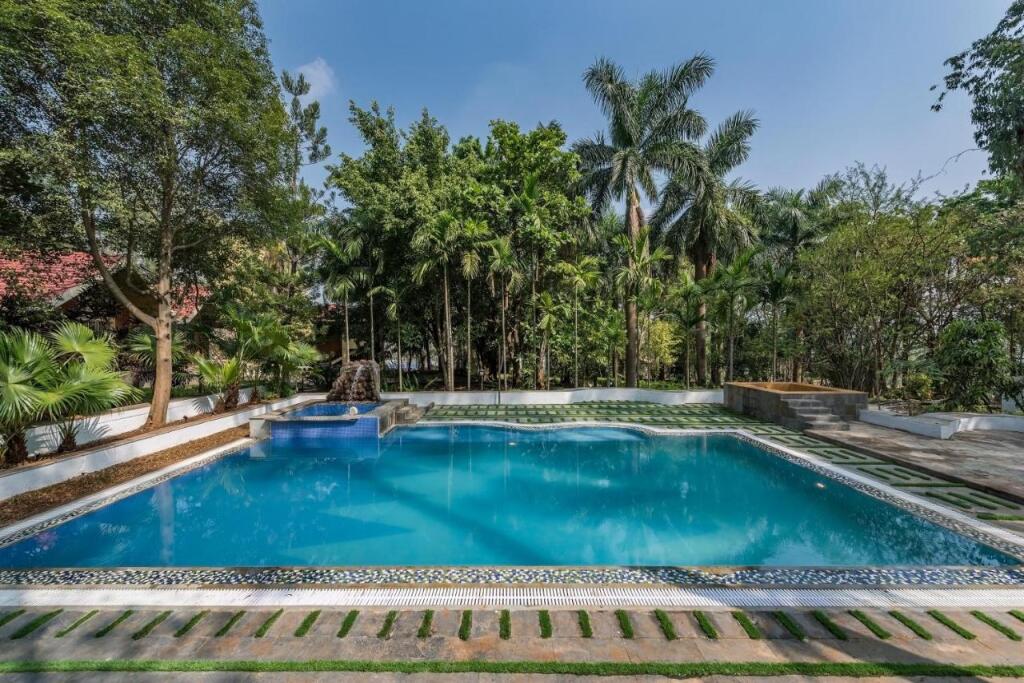Хандала: Saffronstays Foresta by the Lake