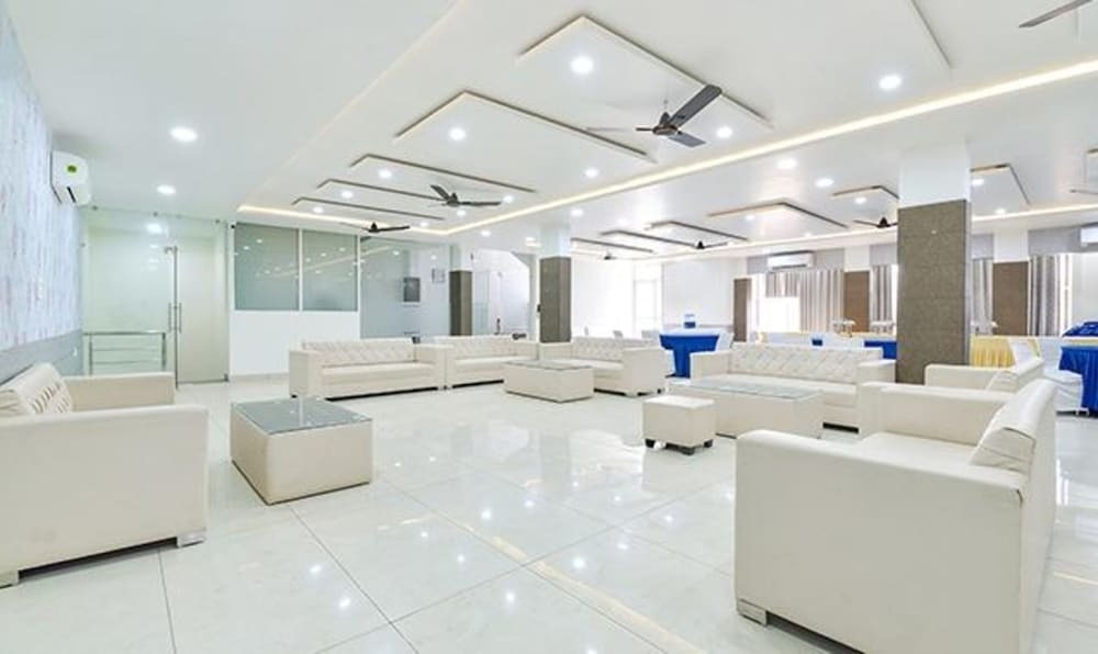 Джайпур: Fabhotel Cm Palace