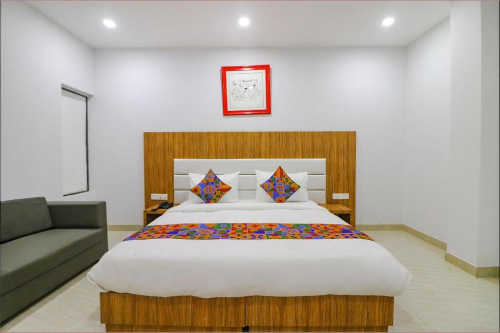 Fabhotel Premium Kashi — фото 2