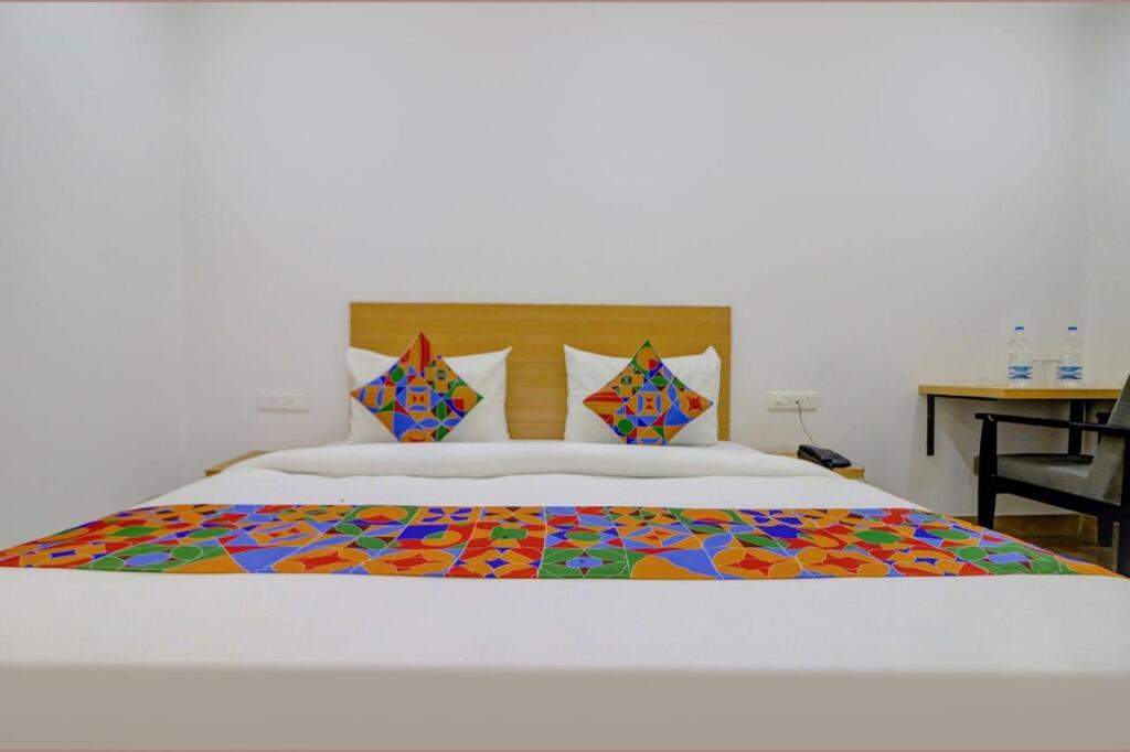 Варанаси: Fabhotel Premium Kashi