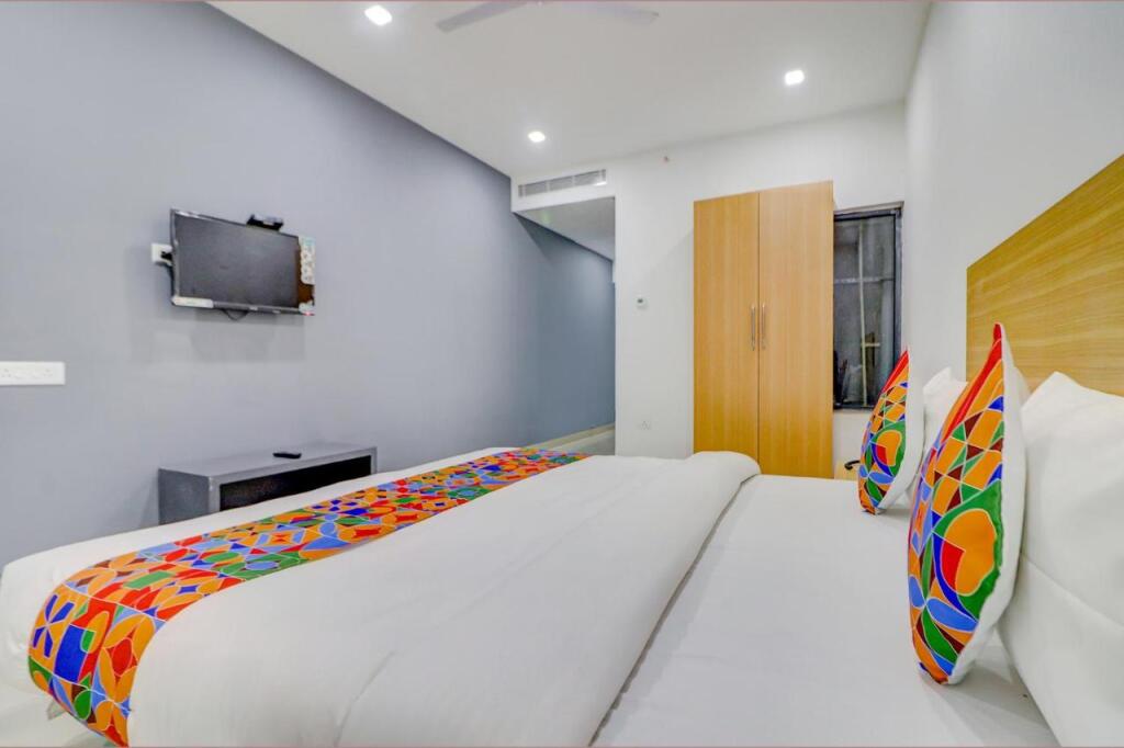 Варанаси: Fabhotel Premium Kashi