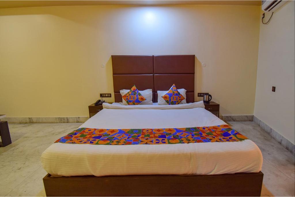 Гувахати: Fabhotel Red Rose