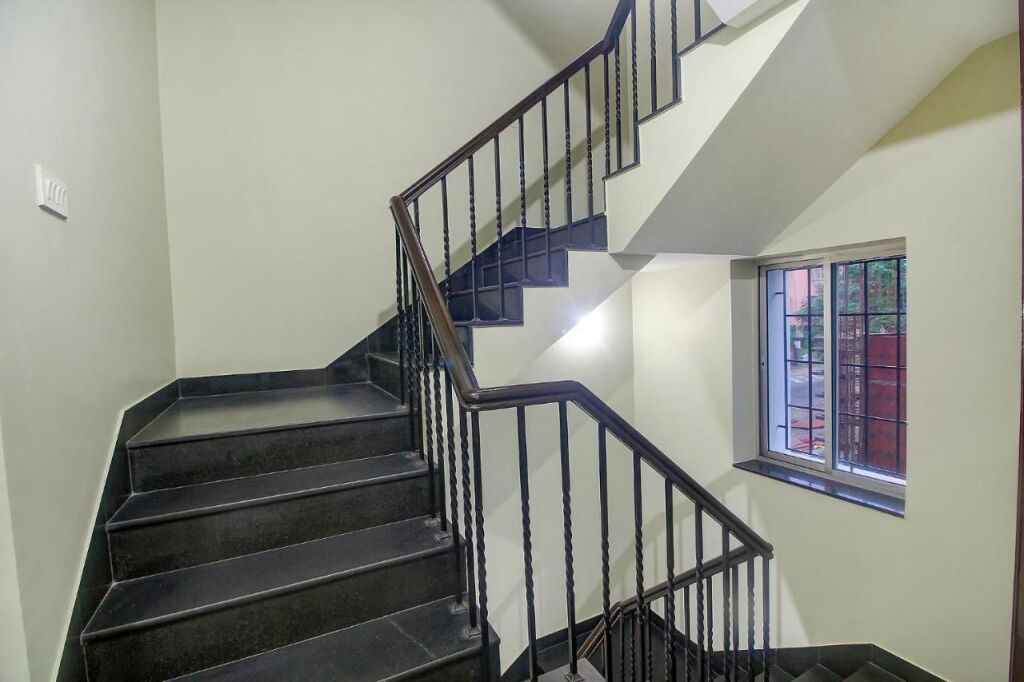 Колката: FabHotel Four Seasons
