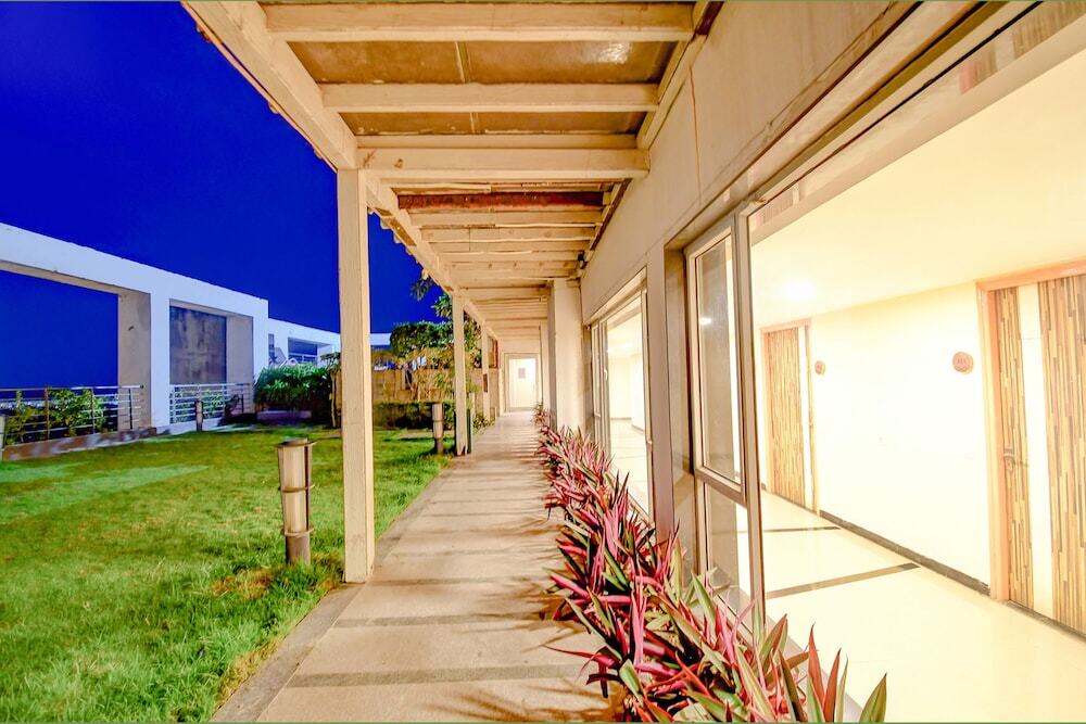 Колката: Fabhotel Prime Indeedcare Hotel & Resorts