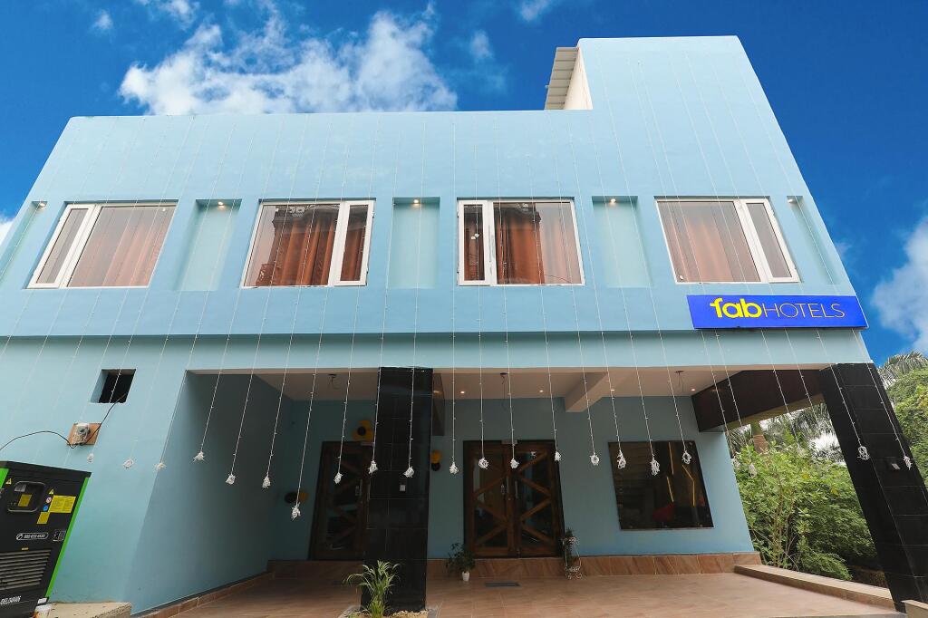 Лакхнау: FabHotel Blueark
