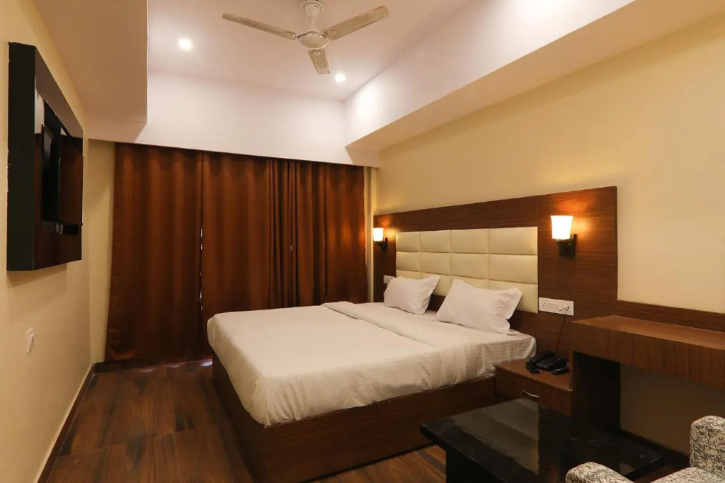 Лакхнау: FabHotel Blueark