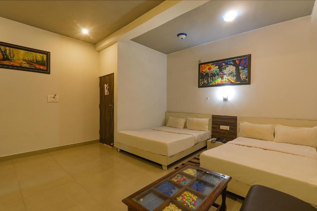 Лакхнау: Fabhotel Sr Inn