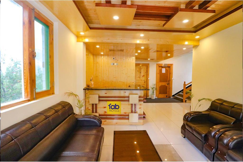 Манали: Fabhotel Snow Castle Cottage