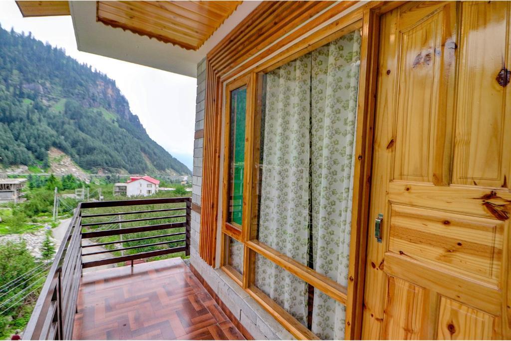 Манали: Fabhotel Snow Castle Cottage