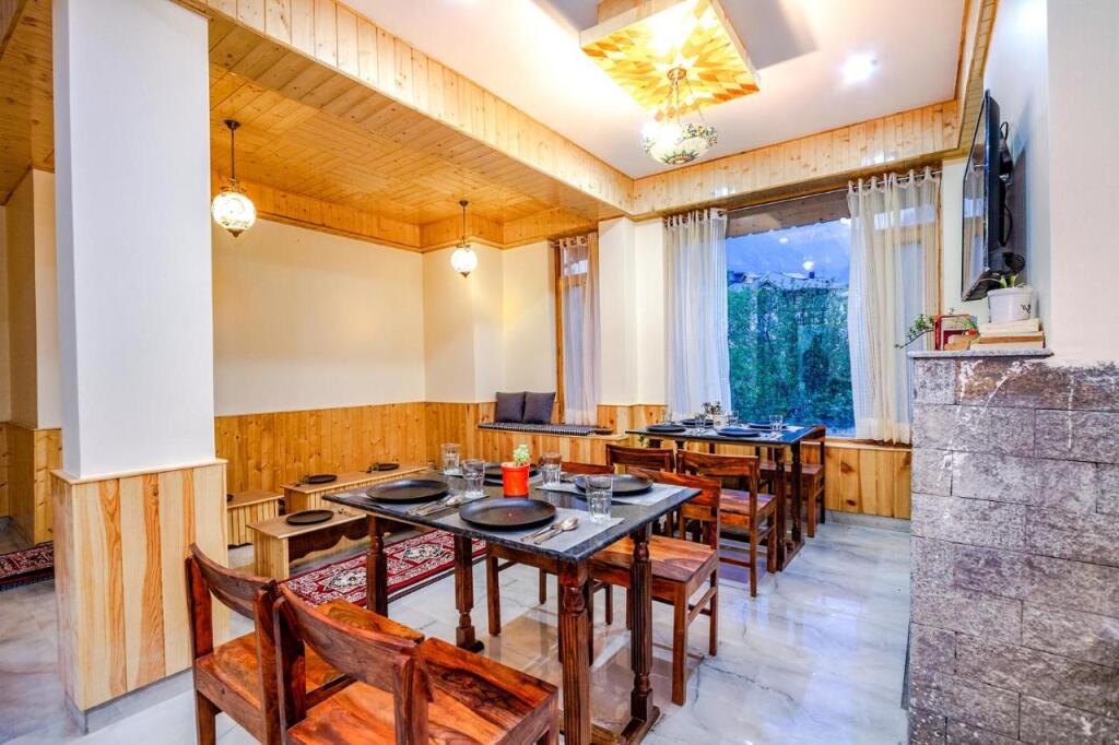 Манали: Fabhotel La Kailasha Cottage