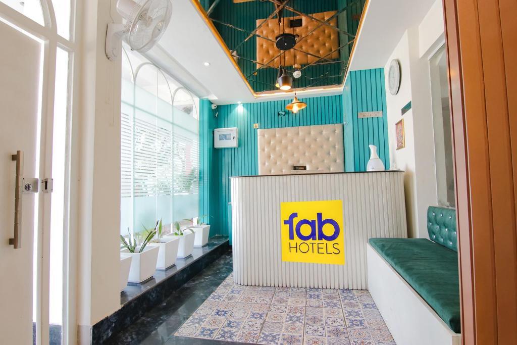 Мохали: Fabhotel Prime The Eminence
