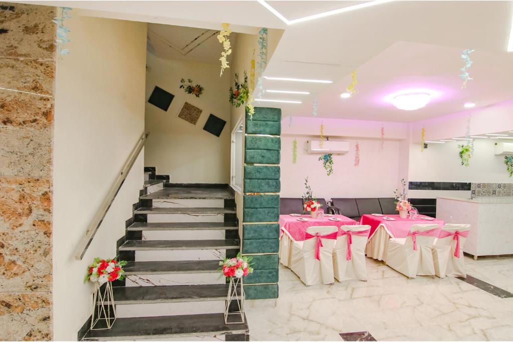 Мохали: Fabhotel Prime The Eminence