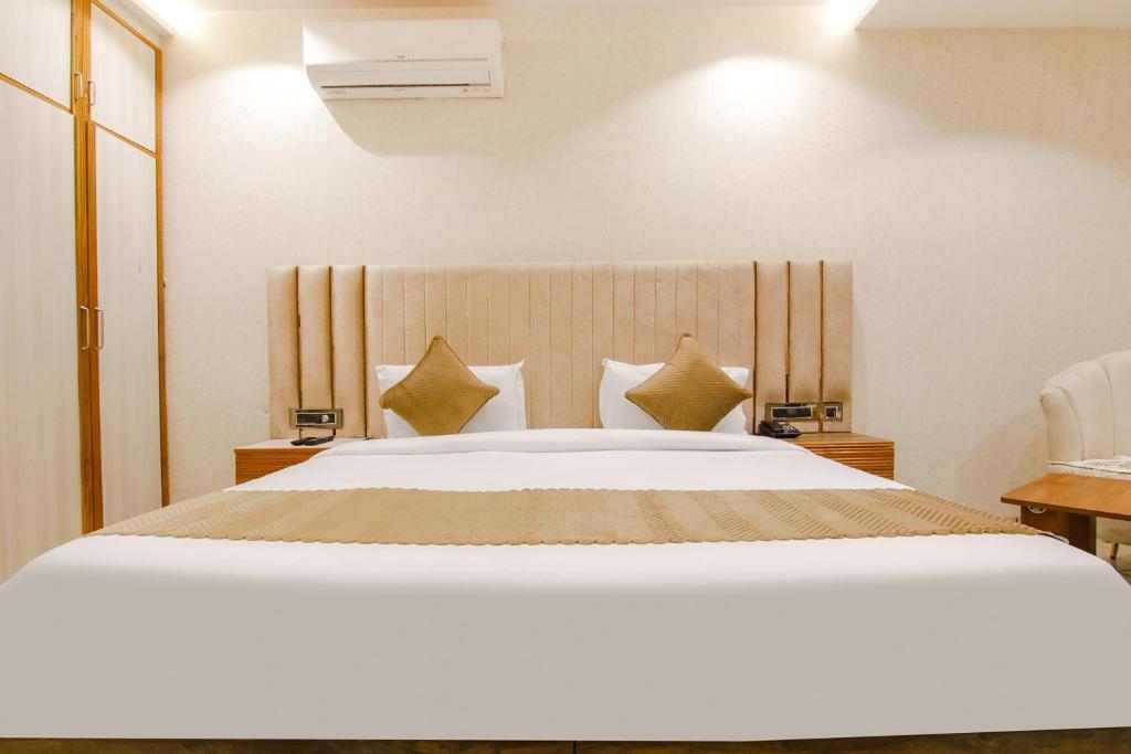 Мохали: Fabhotel Prime The Eminence