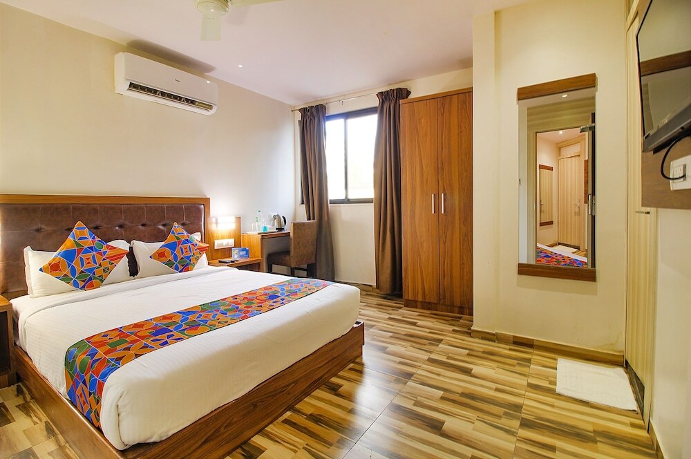 Мумбаи: FabHotel Seven Olives