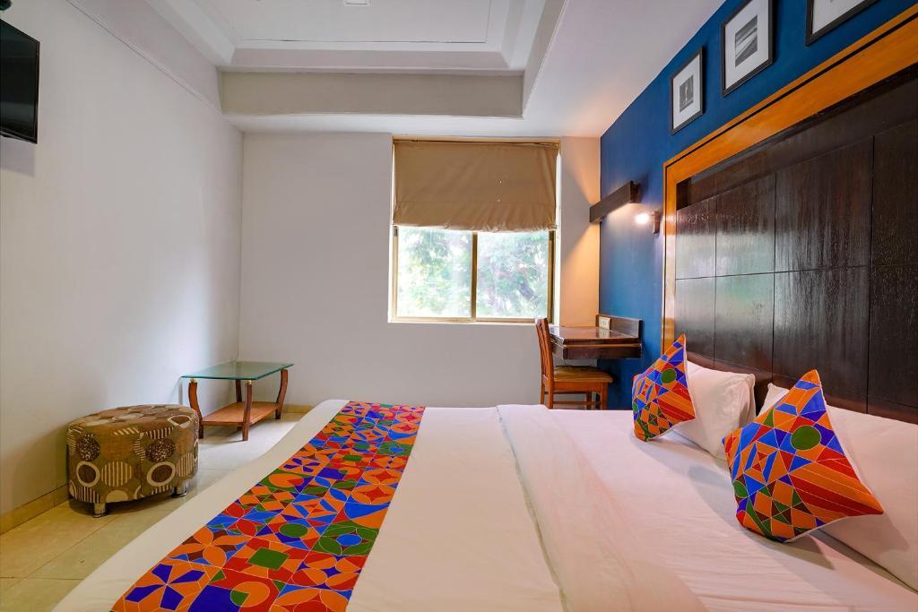 Мумбаи: FabHotel Manas Residency