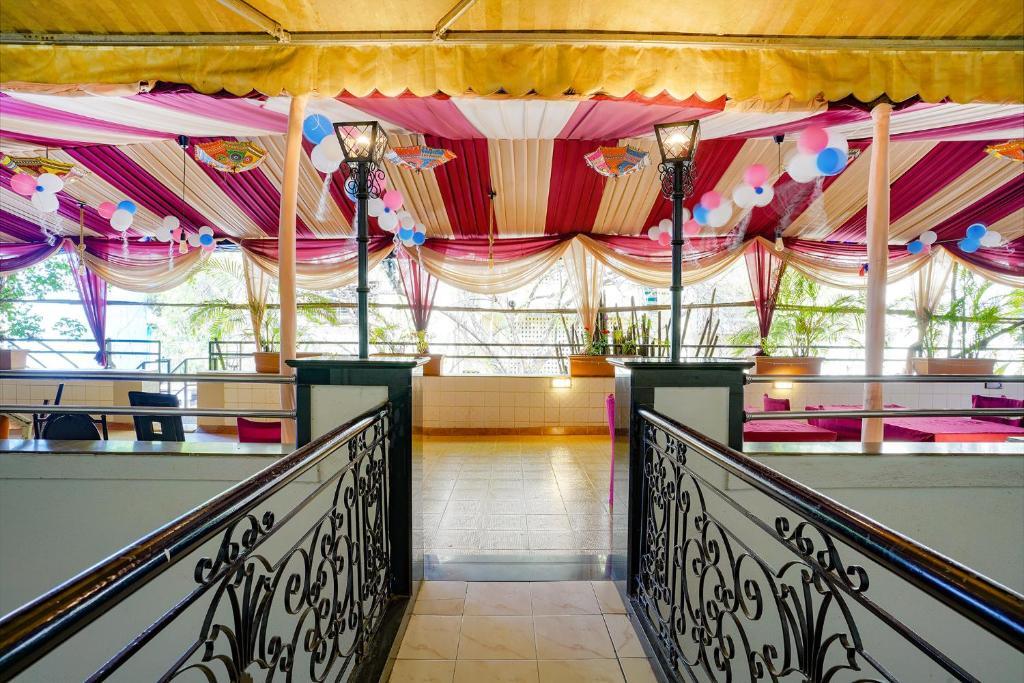 Мумбаи: FabHotel Manas Residency
