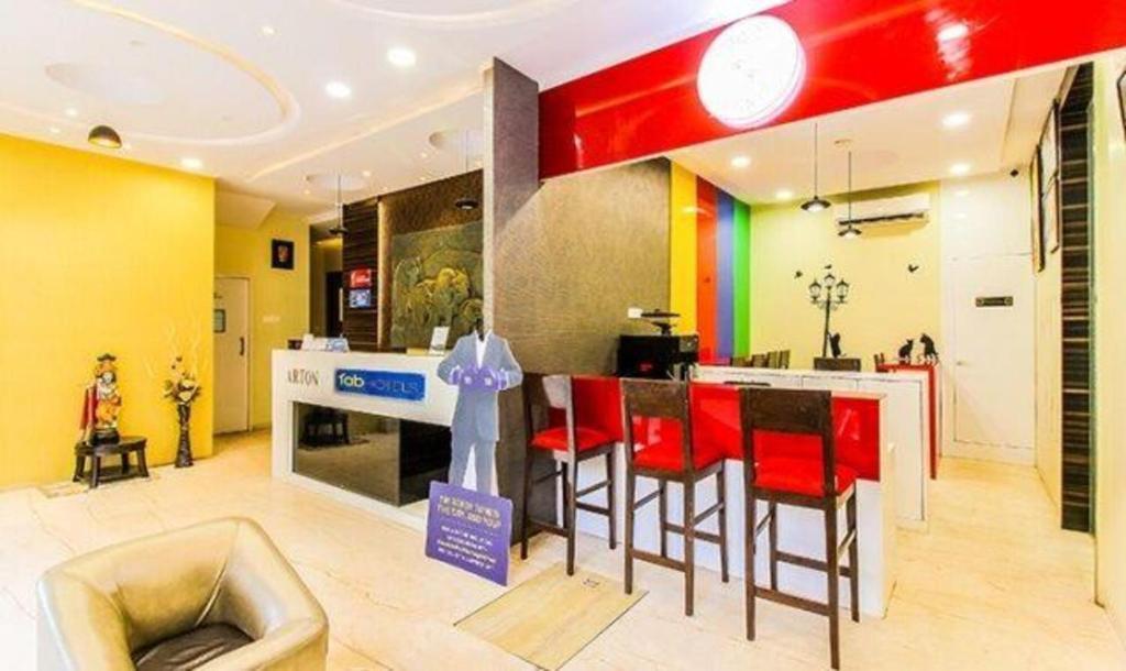 Мумбаи: FabHotel Arton Suites Andheri East