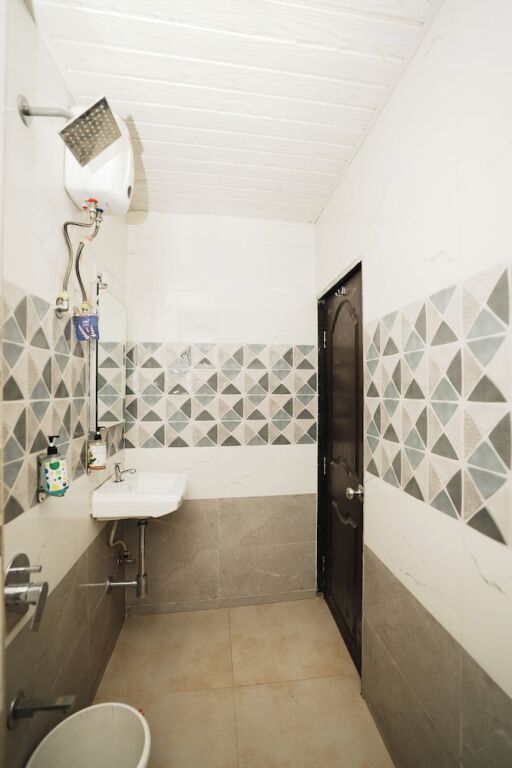 Нави-Мумбай: Hotel Sai Bansi Residency, MIDC Industrial Area, Turbhe, Navi Mumbai