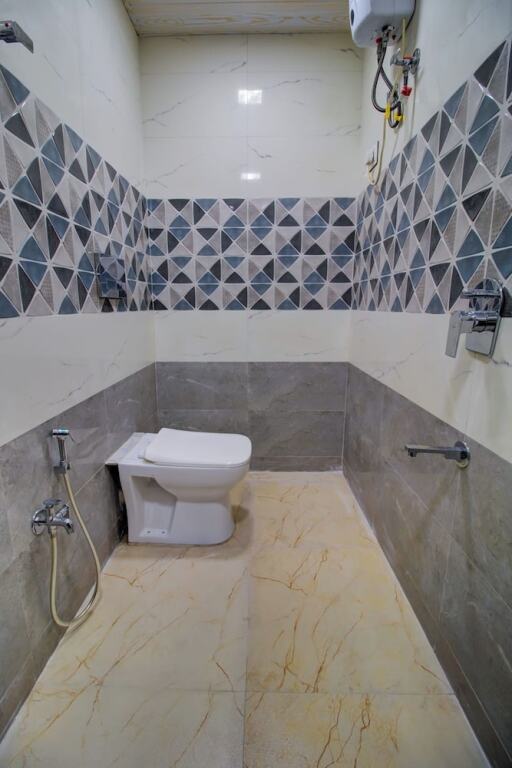 Нави-Мумбай: Hotel Sai Bansi Residency, MIDC Industrial Area, Turbhe, Navi Mumbai