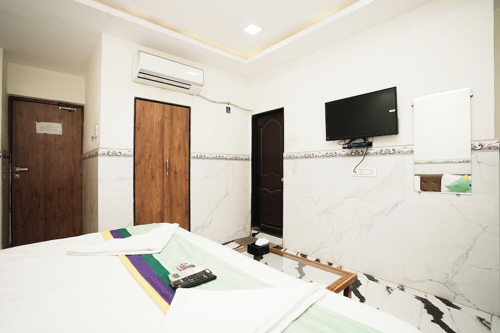 Нави-Мумбай: Hotel Sai Bansi Residency, MIDC Industrial Area, Turbhe, Navi Mumbai
