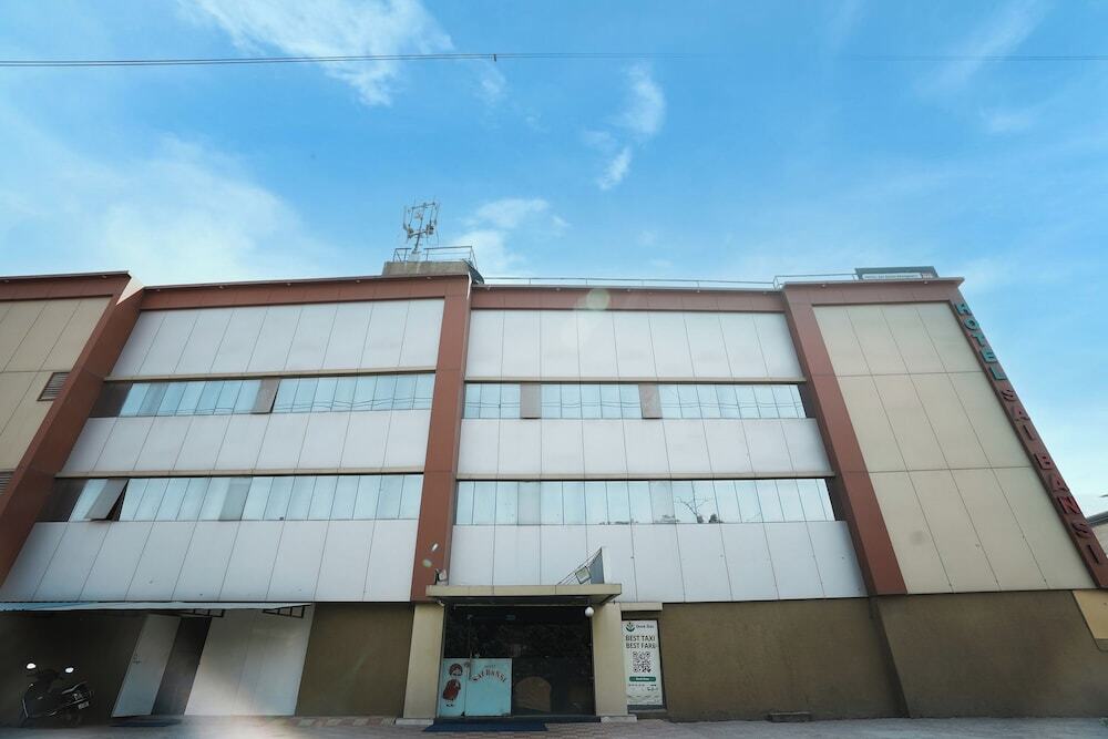 Нави-Мумбай: Hotel Sai Bansi Residency, MIDC Industrial Area, Turbhe, Navi Mumbai